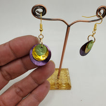 Load image into Gallery viewer, shell earring, circle- Purple, yellow/gold and light green
