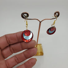 Load image into Gallery viewer, shell earring, circle- Blue and Red
