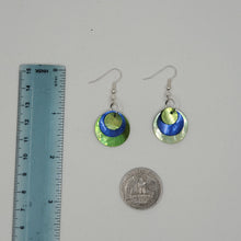 Load image into Gallery viewer, shell earring, circle- Blue and Green
